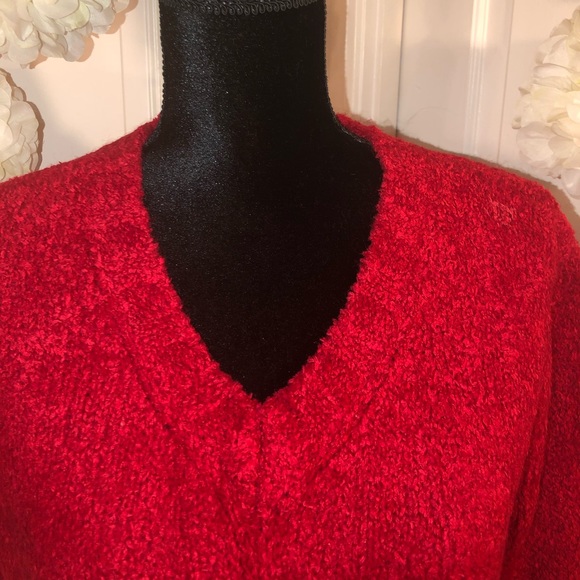 Express Tricot ❤️ RED V-Neckline Sweater - Picture 2 of 4
